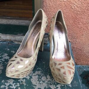 FINAL PRICE -NEW Michael Antonio nude/gold heels 9
